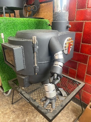 ロボット型 薪ストーブ(大型・小型)の【お名前を募集】しています。