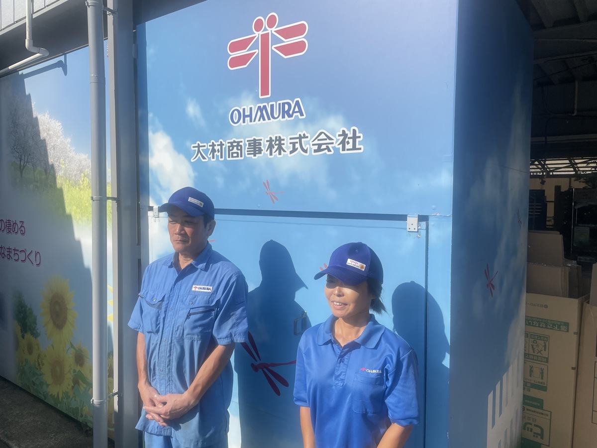 永年安全運転ドライバー表彰とともに、SAFE DRIVERキャップを贈呈