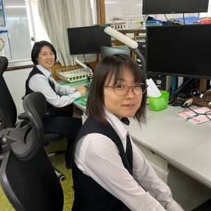 事務スタッフ
